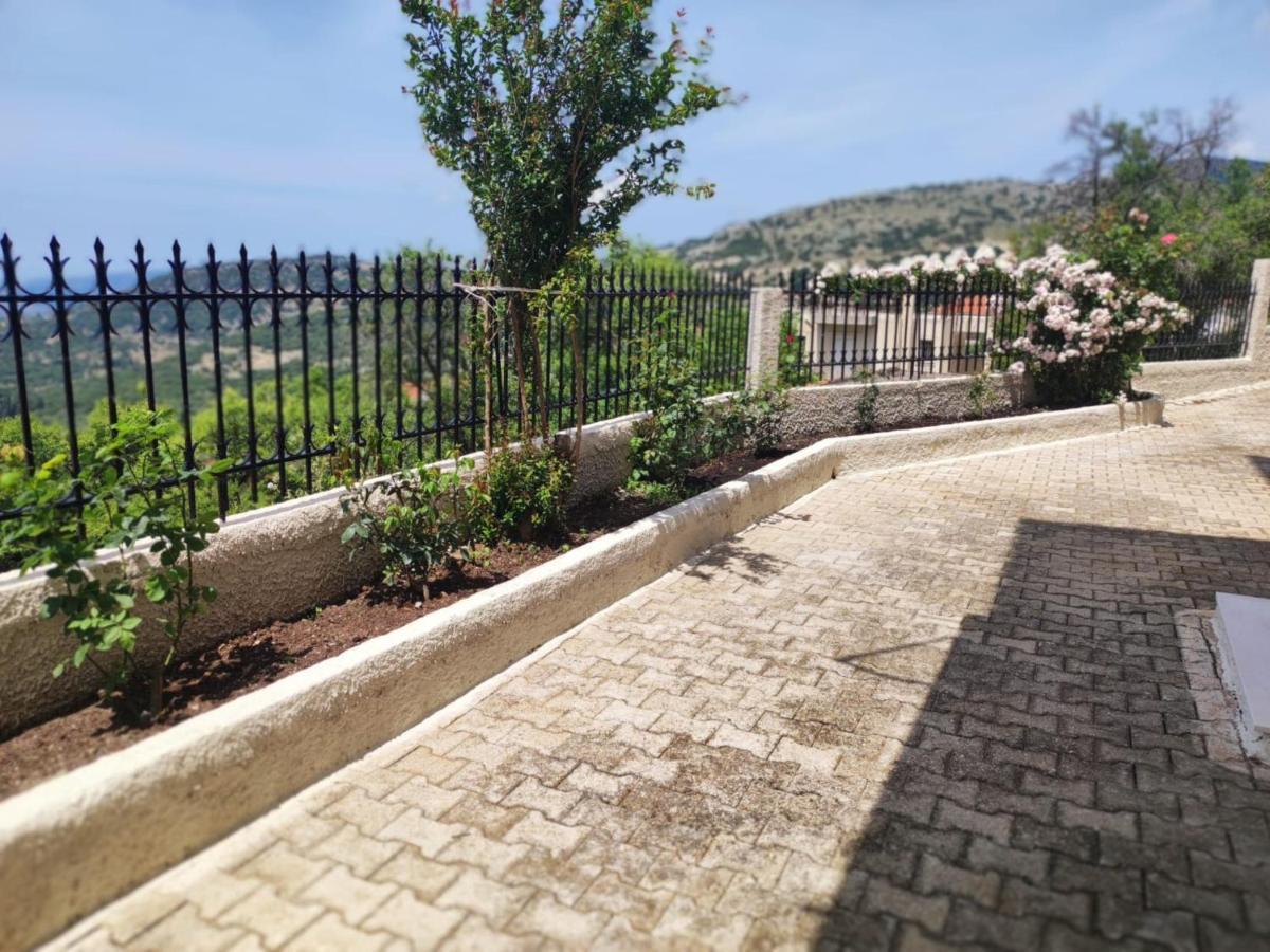 Fioravante Argostoli  Buitenkant foto