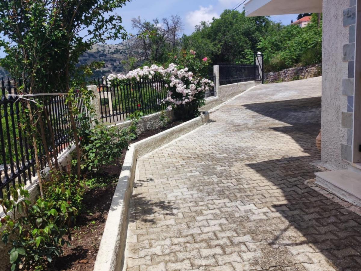 Fioravante Argostoli  Buitenkant foto